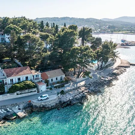 Nikolina 아파트 *