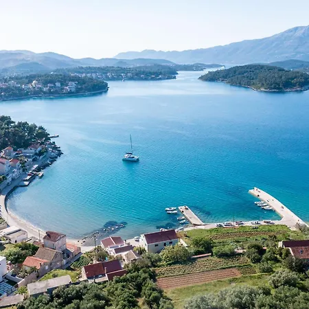 Nikolina 아파트 룸바르다