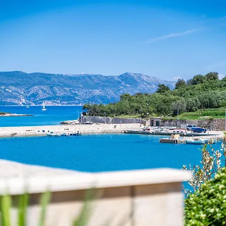 Nikolina 아파트 *