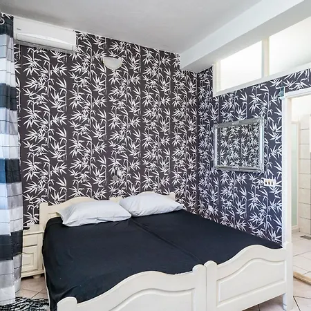 Nikolina 룸바르다