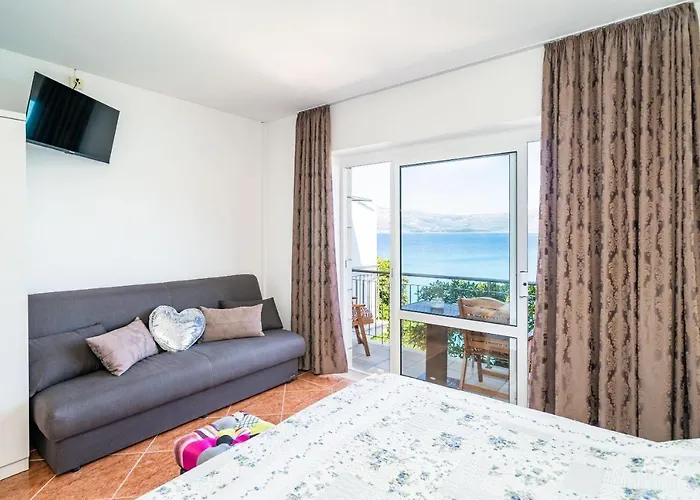 Nikolina لومباردا